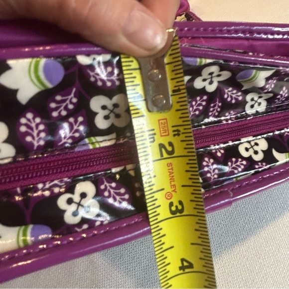 Vera Bradley Frill Vinyl Messenger Bag in Plum Petals Expandable Pockets Laptop - Picture 10 of 11